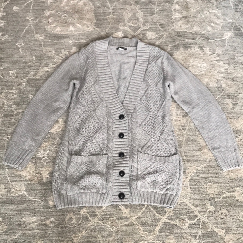 Venus brand grey sweater.
